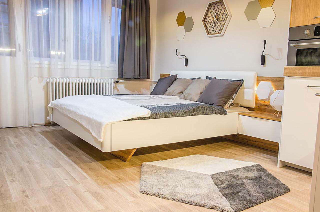 Hexagon Apartment